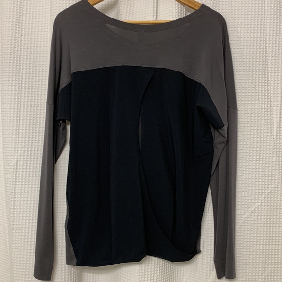 Long sleeve Lole top - Small - Picture 2 of 7